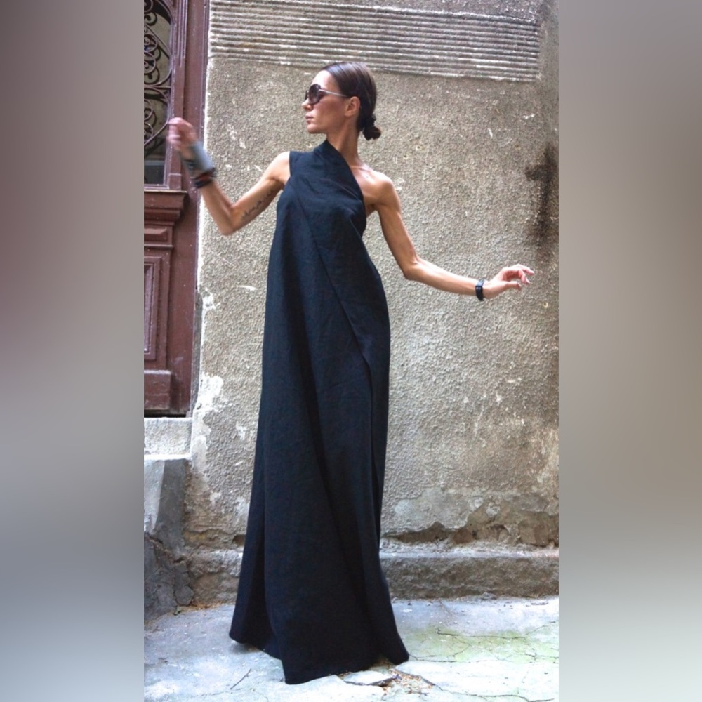 Elegant Black Half Shoulder Maxi Dress
